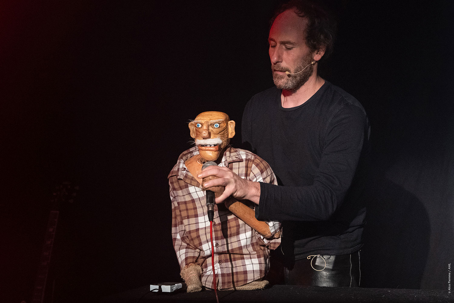 Sul Informação - “Marionetas idosas” e Club Makumba no adeus ao Teatro de Palha