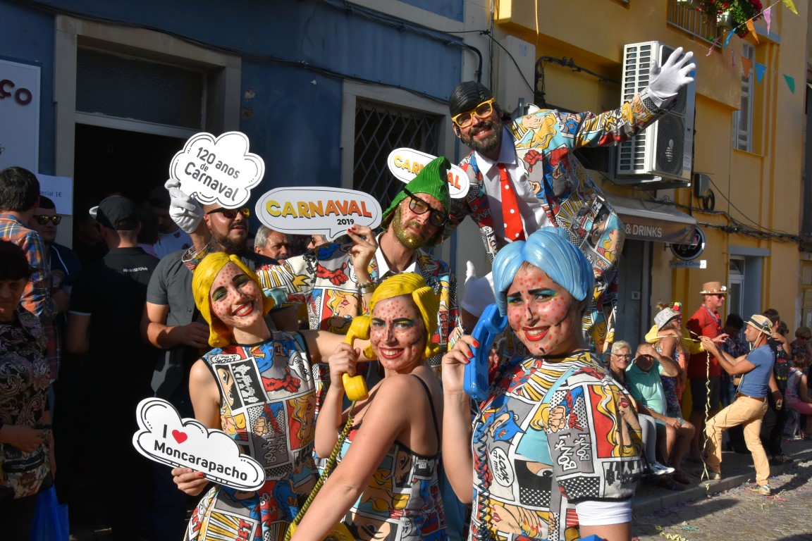 Sul Informação - 10 mil foliões fizeram a festa em Moncarapacho