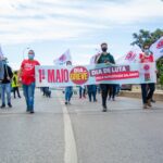 Sul Informação - Desfile do 1º de Maio destaca perda de direitos laborais durante a pandemia [fotogaleria]