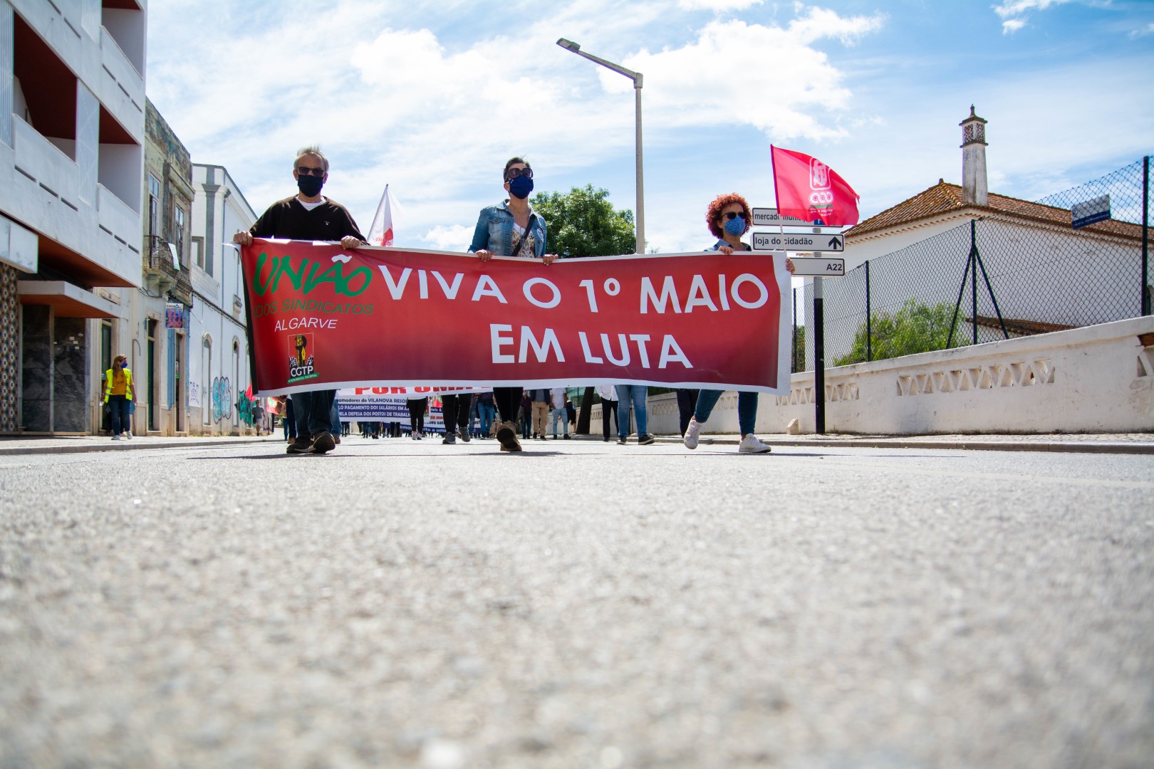 Sul Informação - Desfile do 1º de Maio destaca perda de direitos laborais durante a pandemia [fotogaleria]