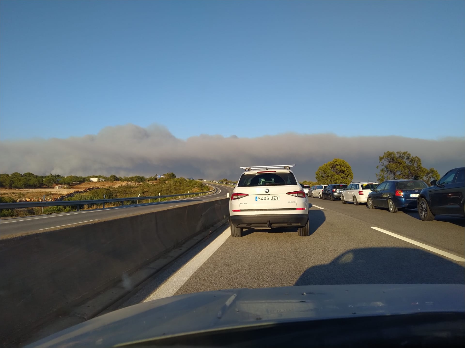 Sul Informação - Via do Infante cortada entre Tavira e Vila Real de Santo António por causa do incêndio