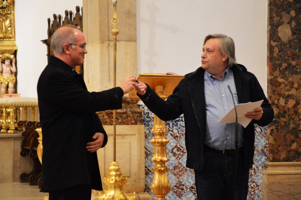 Sul Informação - Investigação para livro permite devolver séculos de documentos à Igreja de Portimão
