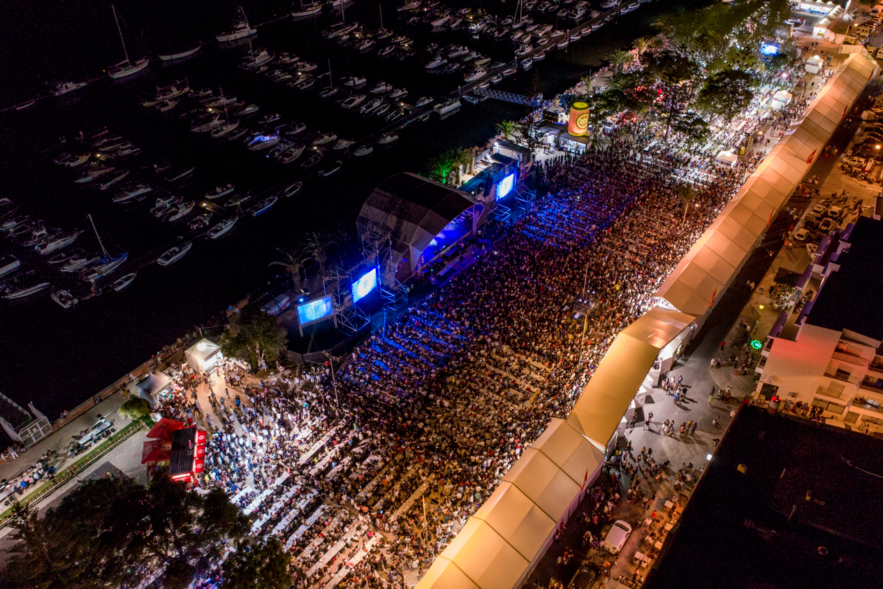 Sul Informação - Festival do Marisco terminou «em apoteose» ao som de Seu Jorge