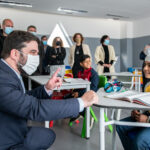 Sul Informação - Ministro da Educação inaugura Centro Escolar de São Teotónio que integra alunos migrantes