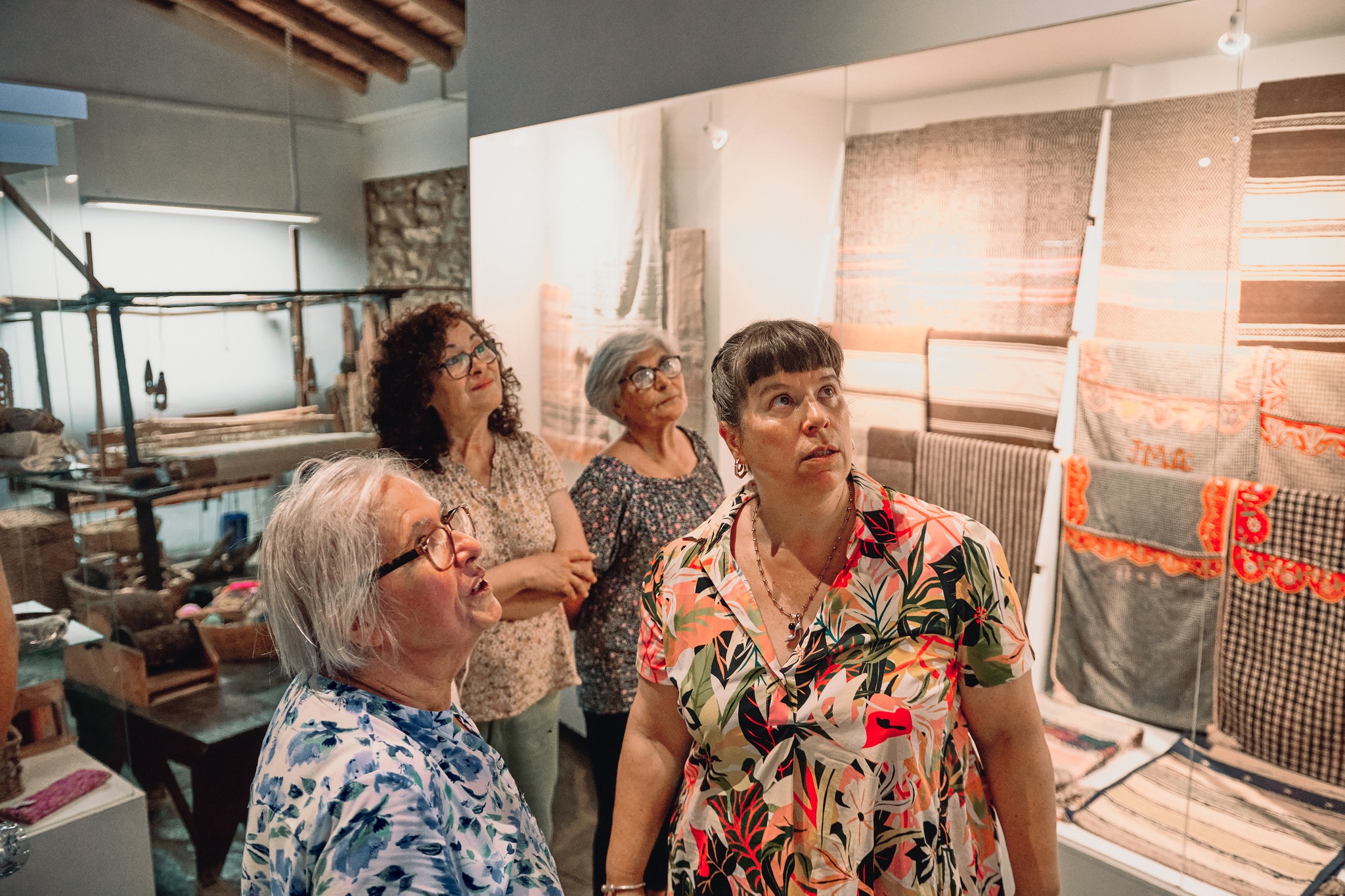 Sul Informação - Joana Vasconcelos visitou Oficina de Tecelagem de Mértola