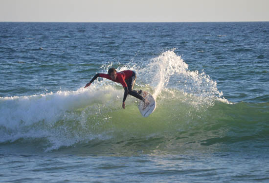 Sul Informação - Portimonense Francisco Duarte vai lutar por título nacional de surf no Porto