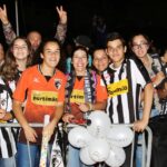 Sul Informação - Festa do Portimonense começa atrasada mas nem assim os 5000 fãs arredam pé [fotogaleria]