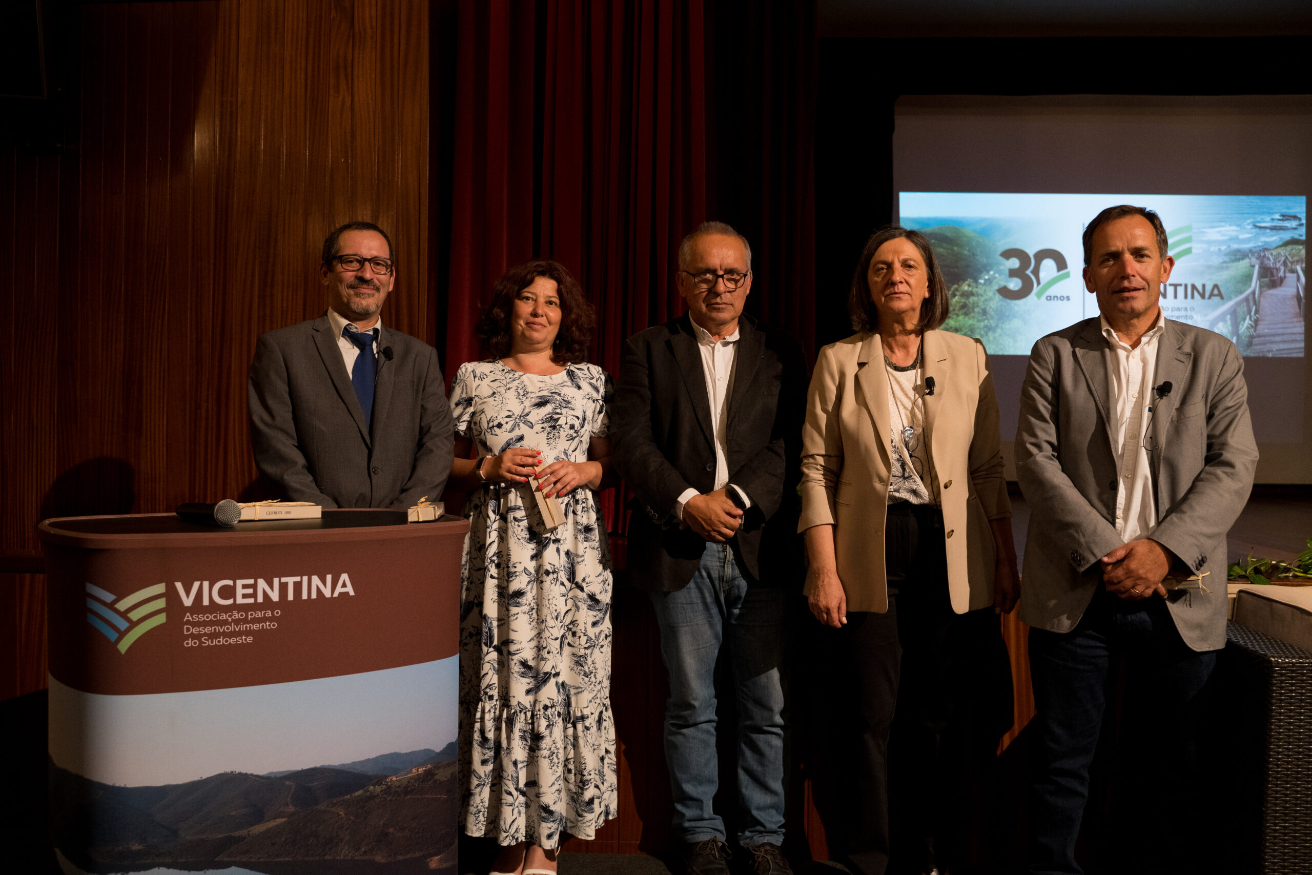 Sul Informação - Vicentina celebrou 30 anos com sessão comemorativa
