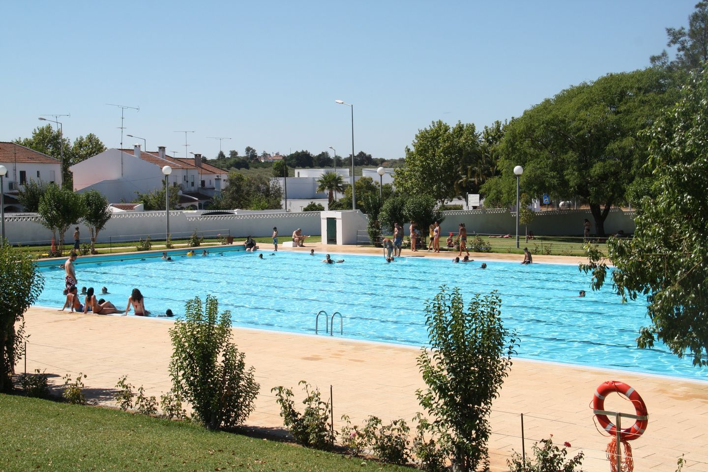 Sul Informação - Piscinas municipais descobertas de Serpa abrem amanhã