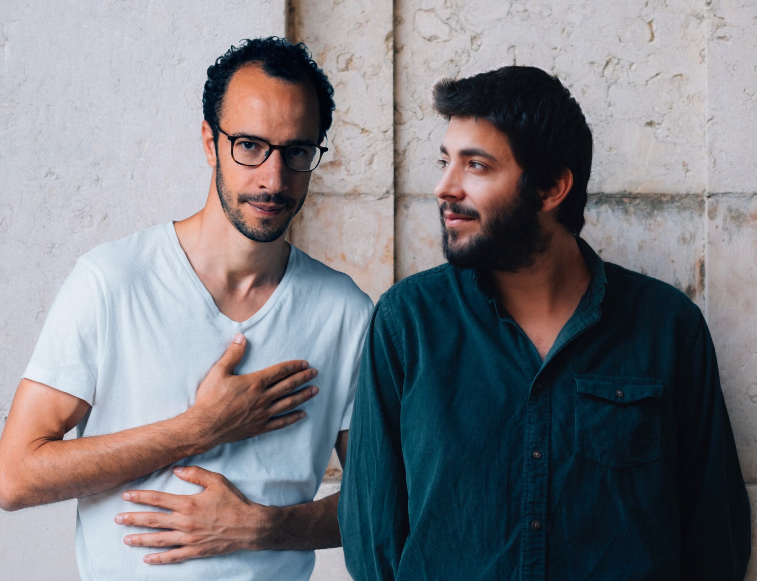 Sul Informação - Salvador Sobral e Júlio Resende juntam-se para concerto no Largo da Sé de Faro