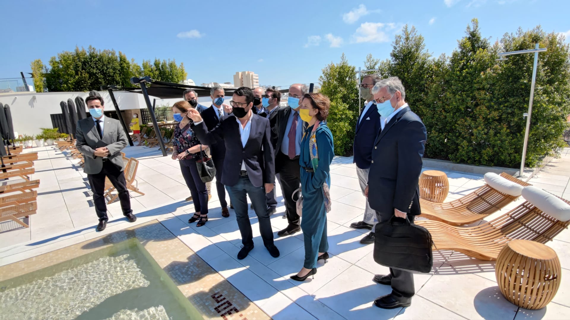 Sul Informação - Secretária de Estado visitou primeiro hotel 5 estrelas de Faro que abre em Junho
