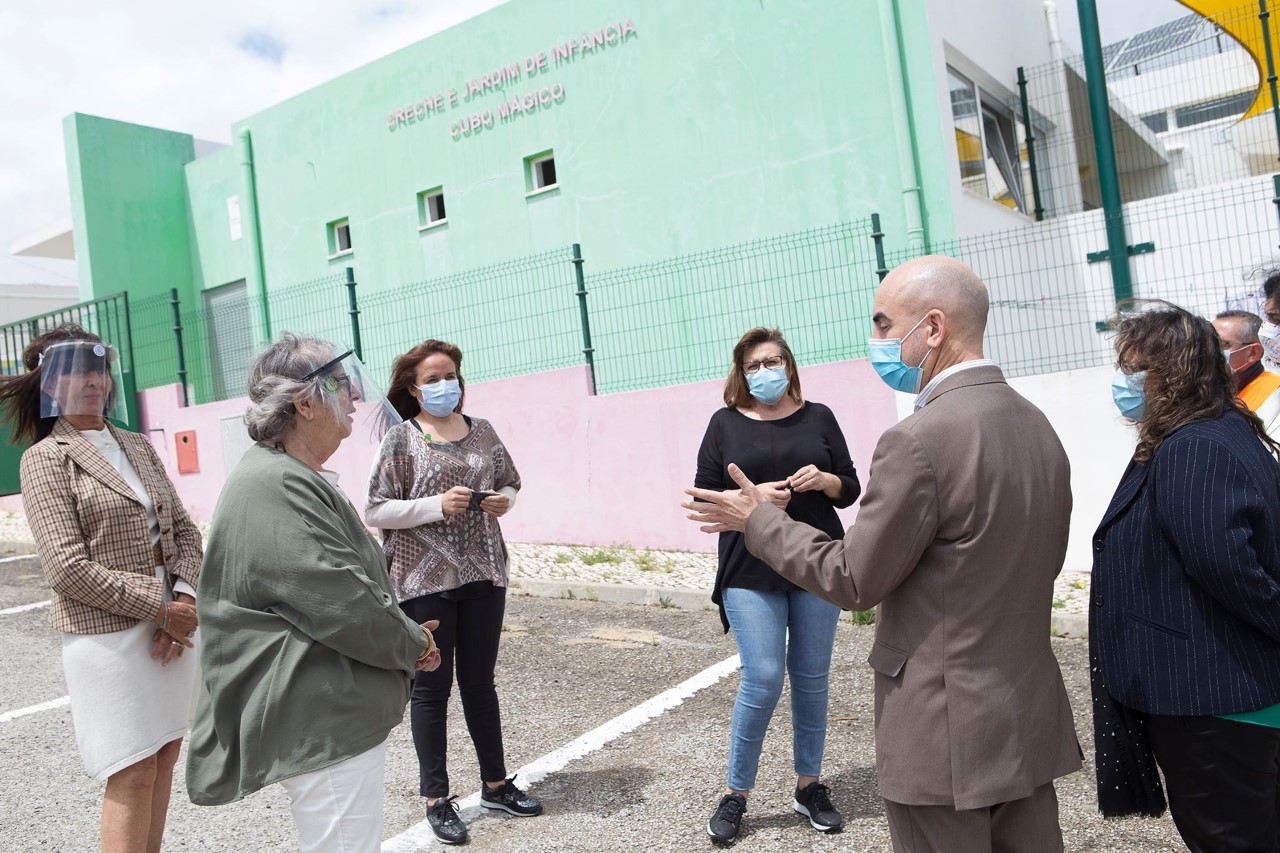 Sul Informação - Câmara de Lagoa doa equipamento de proteção a IPSS com valência de creche