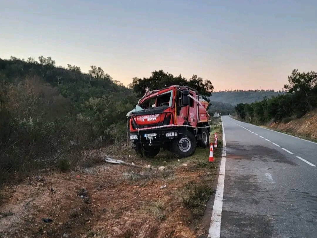 Sul Informação - Morreu um dos bombeiros ferido com gravidade no acidente em Odemira