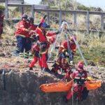Sul Informação - Bombeiros de Aljezur, Lagos e Vila do Bispo treinam salvamento em falésia