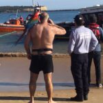 Sul Informação - 32 turistas sãos e salvos depois de embarcação encalhar na Praia da Rocha