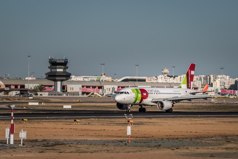 Sul Informação - Falta de combustíveis afeta bombas e Aeroporto de Faro