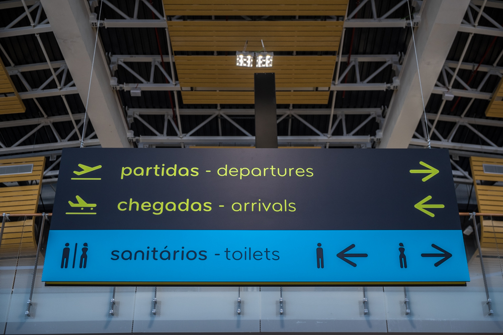 Sul Informação - Cidadãos que regressam do estrangeiro têm de ficar em quarentena no Algarve