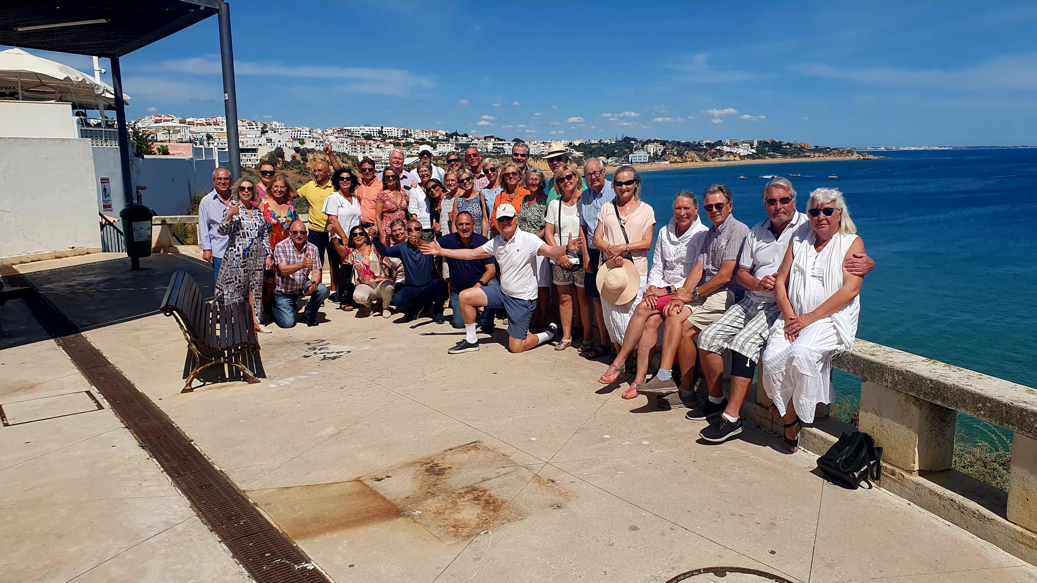 Sul Informação - “A Família Sueca” anda há uma década a ajudar quem mais precisa em Albufeira