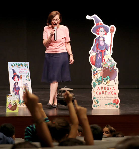 Sul Informação - Ana Maria Magalhães encontrou-se em Olhão com mais de mil alunos do 1º ciclo