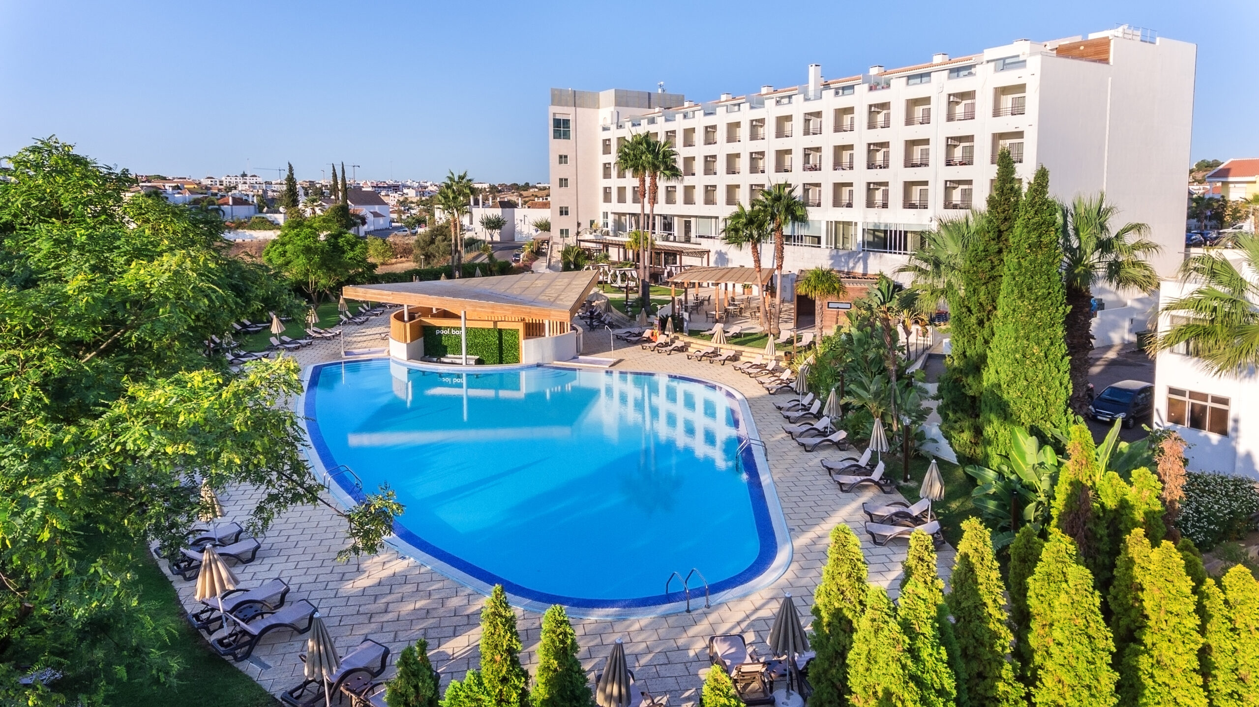 Sul Informação - Hotelaria no Algarve regressa à “normalidade”, com reaberturas e novidades