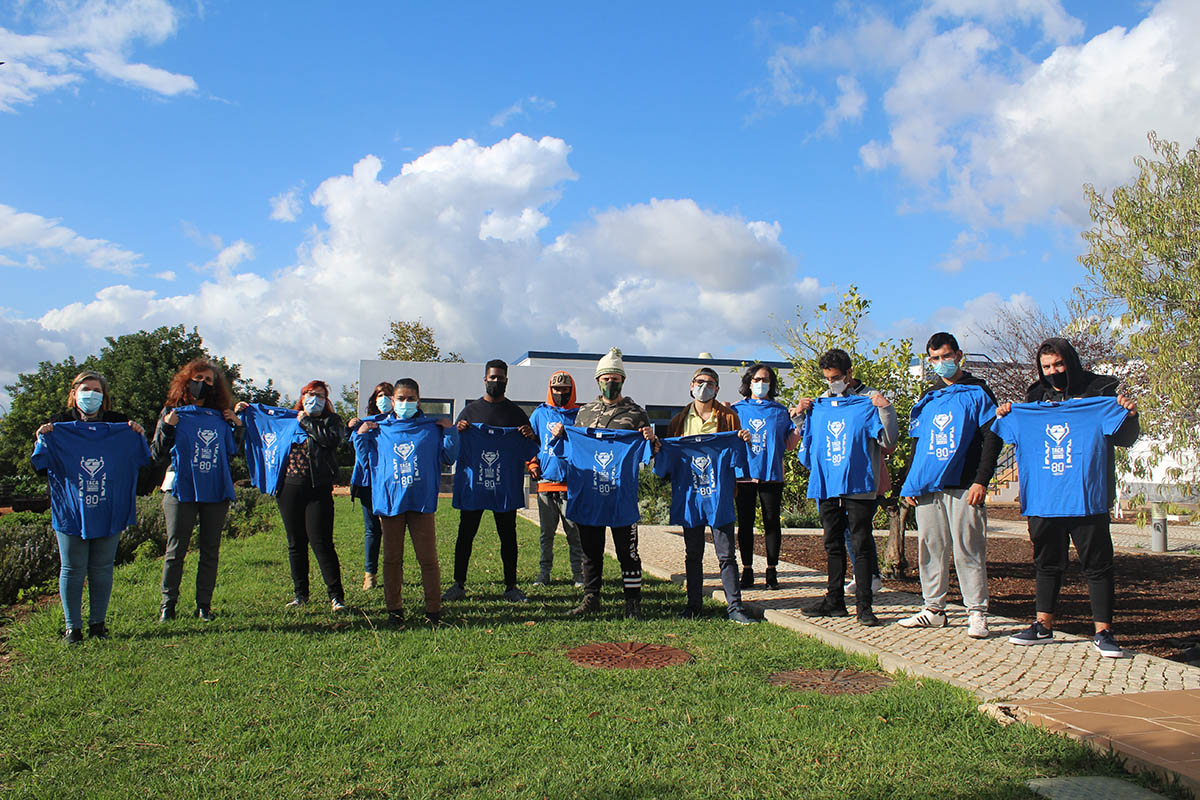 Sul Informação - Associação de Futebol do Algarve oferece t-shirts da final da Taça de Portugal a instituições sociais