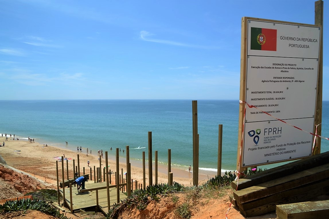 Sul Informação - Acesso à Praia da Falésia (quase) chega a tempo da época balnear
