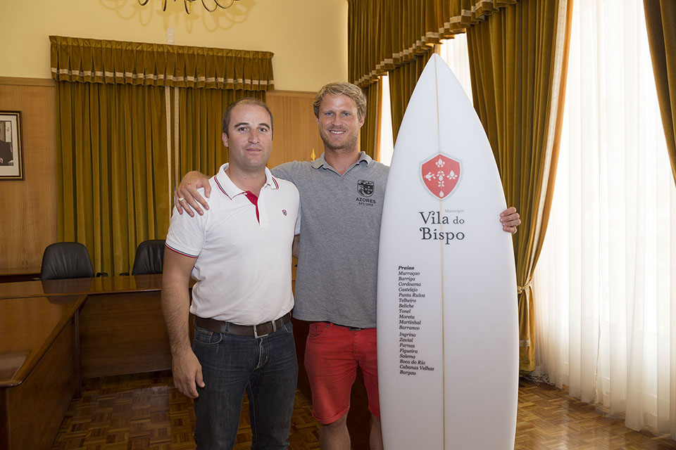 Sul Informação - Câmara de Vila do Bispo vai patrocinar o surfista Marlon Lipke com 5 mil euros
