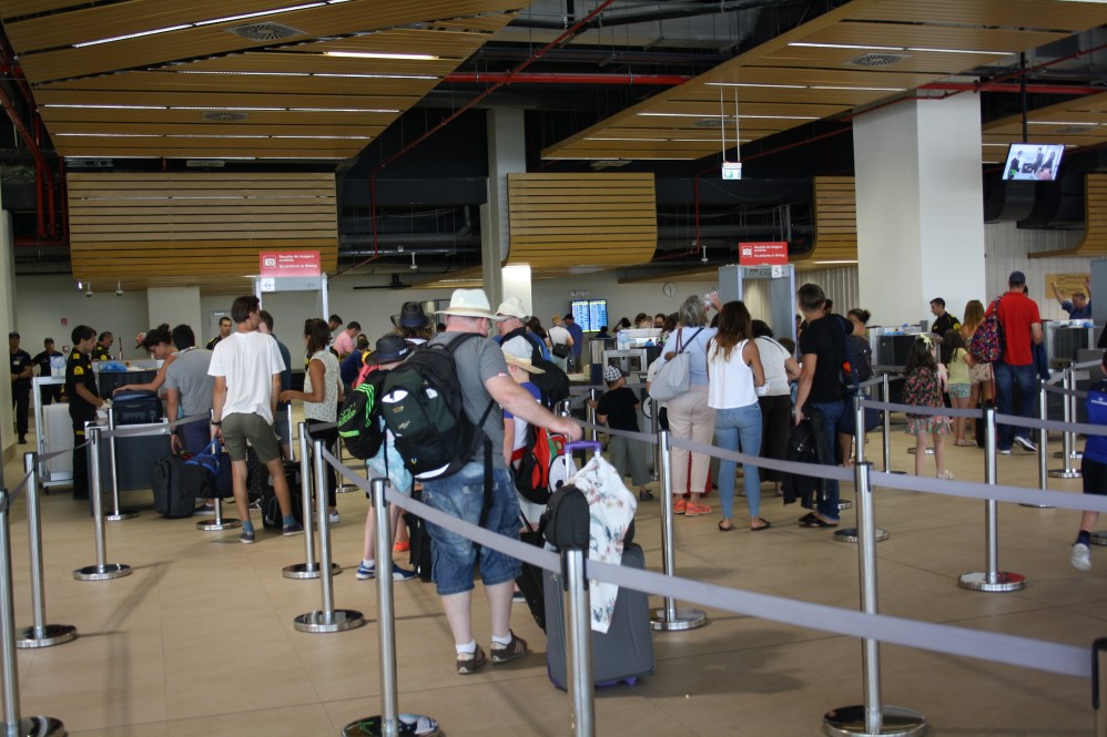 Sul Informação - Novo terminal vai poupar «dificuldades» ao Aeroporto de Faro «por bons anos»