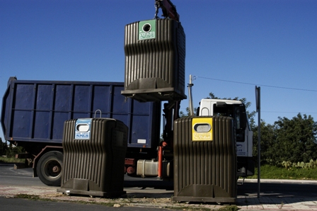 Sul Informação - Administração e funcionários da Algar participam na recolha do Banco Alimentar