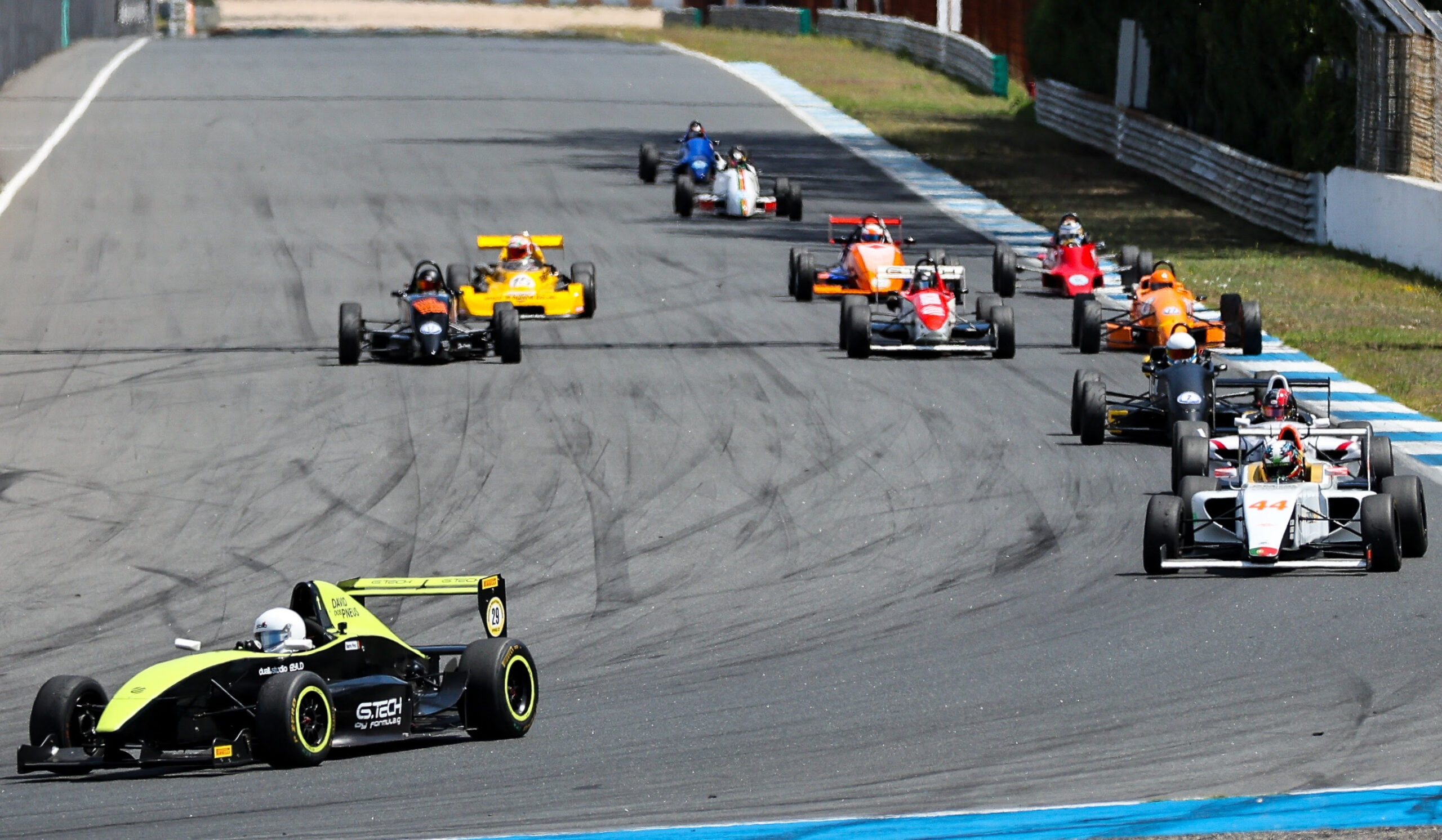 Sul Informação - Algarve Classic Festival regressa ao Autódromo do Algarve