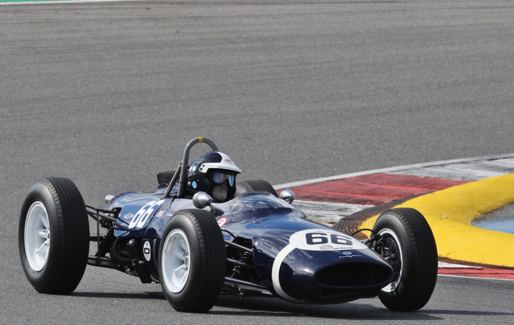 Sul Informação - Bólides de outros tempos aceleram na pista do Autódromo do Algarve