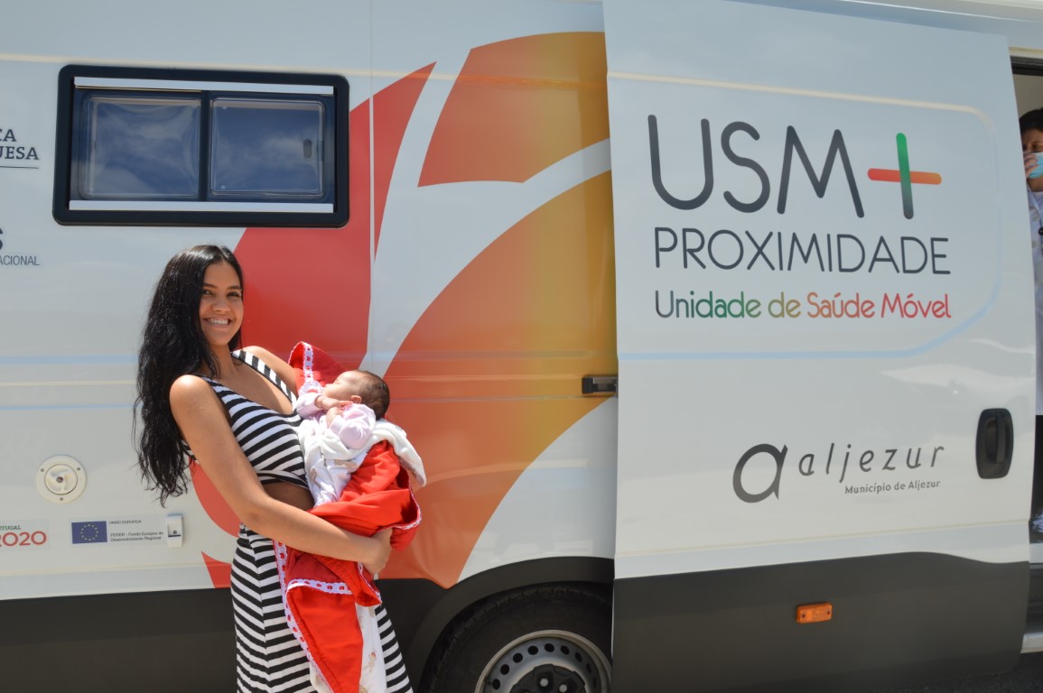 Sul Informação - A Lara, de «um mês e pouco», estreou Projeto de Consultas Descentralizadas em Aljezur