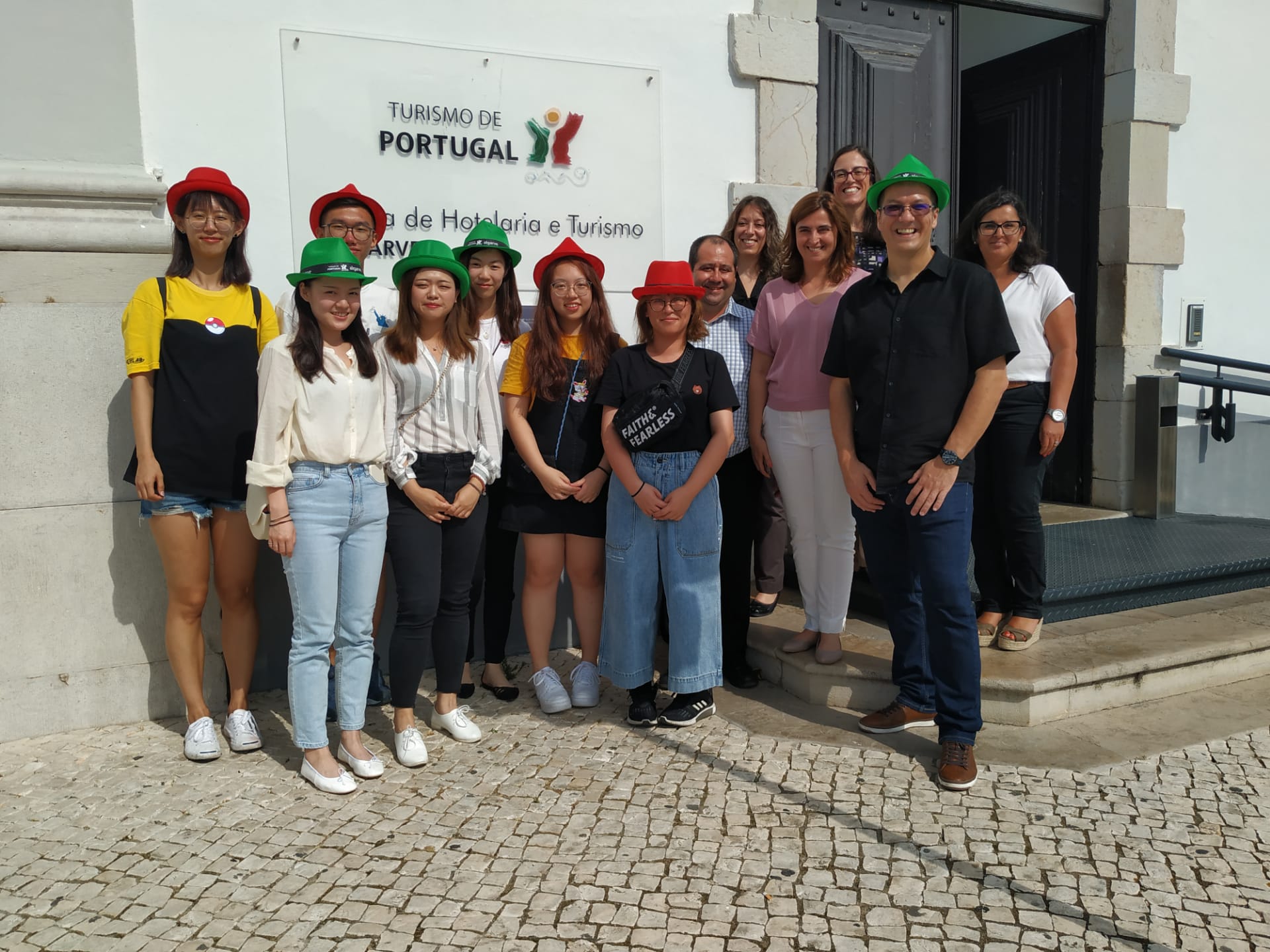 Sul Informação - Alunos de Macau aproveitam o Verão para ir à escola (de hotelaria) em Faro