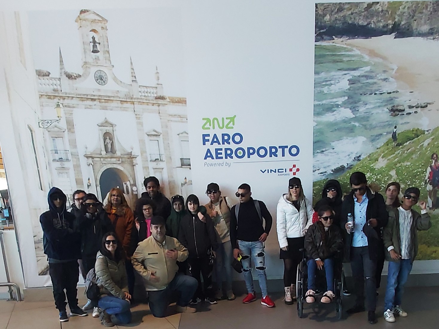 Sul Informação - Alunos de Educação Especial de Olhão visitaram o Aeroporto de Faro