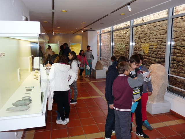 Sul Informação - Alunos de escola de Silves andaram «À Descoberta do Museu»