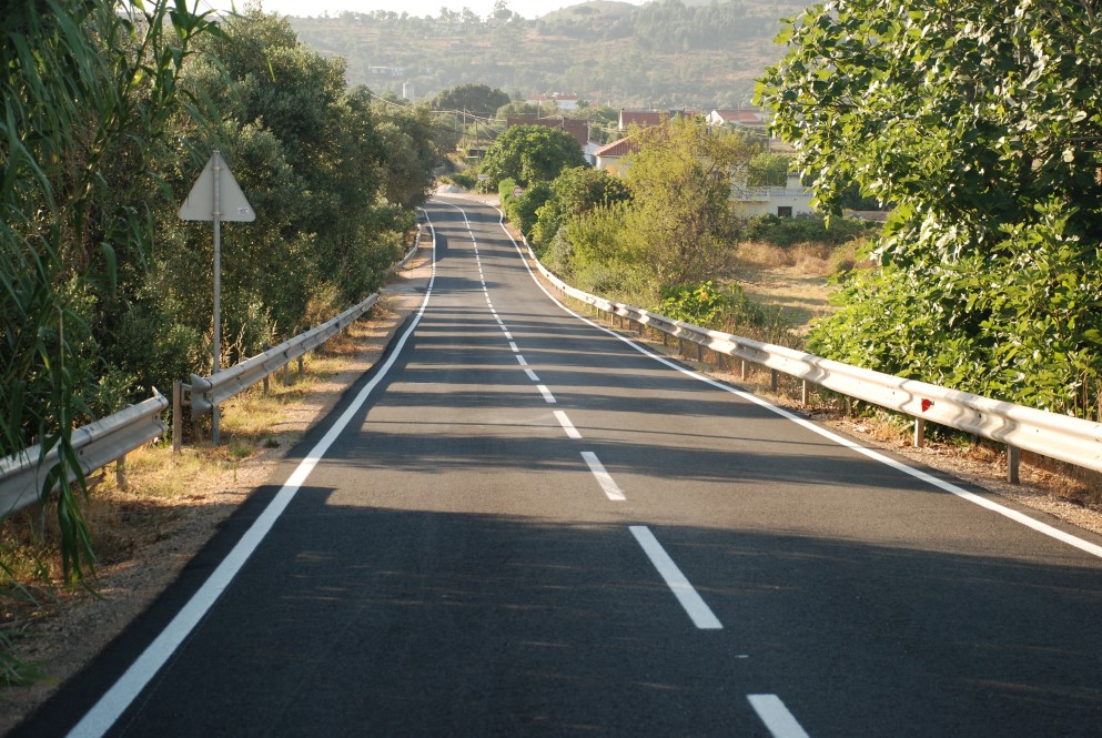 Sul Informação - Repavimentação da estrada entre Vale Fuzeiros, Amorosa e Calçada já está pronta
