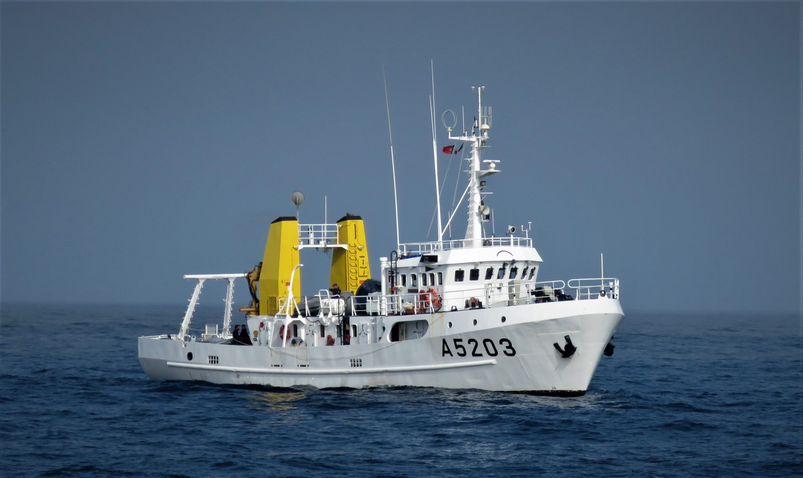 Sul Informação - Lancha da Marinha está no Algarve para ajudar a estudar tsunamis