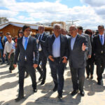 Sul Informação - FOTOGALERIA: António Costa inaugurou Passeio das Dunas e aproveitou para fazer uma “comprinha”