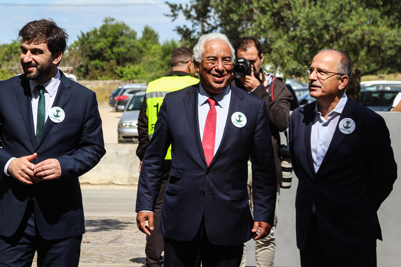 Sul Informação - Costa foi a Loulé «mostrar como as árvores são amigas», mas também falou de petróleo