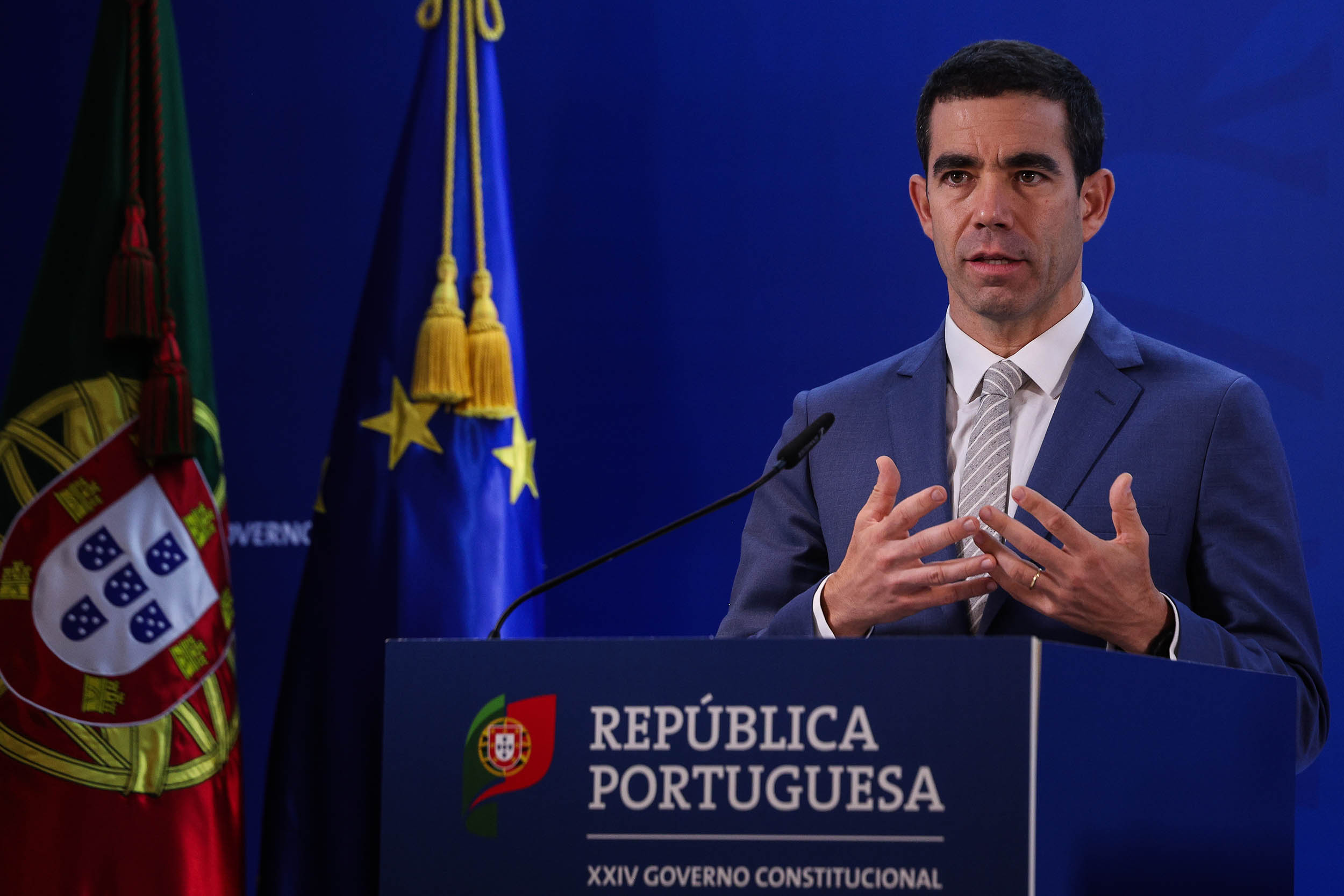 Sul Informação - Governo: Reforma do Estado reduz 25% dos cargos diretivos