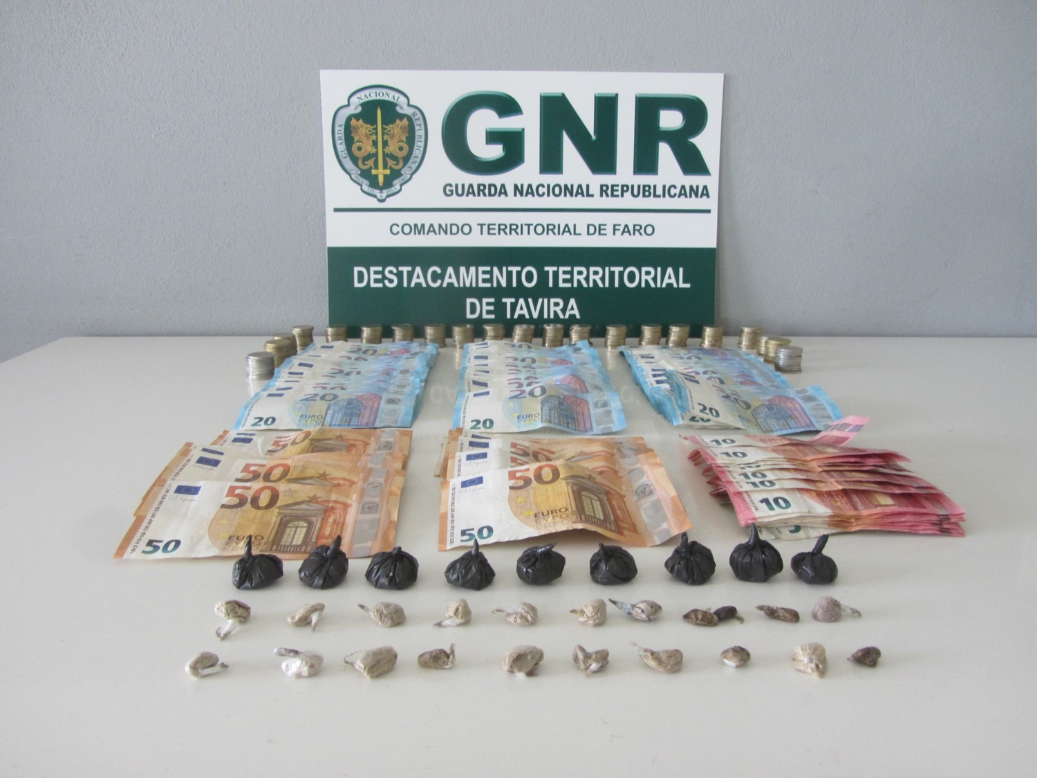 Sul Informação - Traficante detido em Tavira com 300 doses de heroína