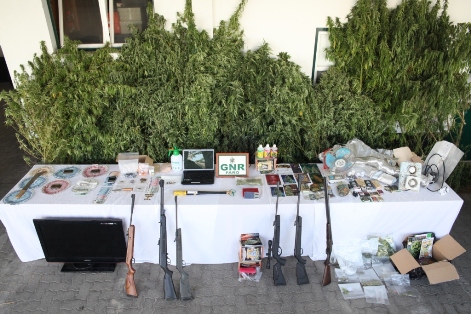 Sul Informação - GNR prende homem por tráfico de droga e posse de arma ilegal em Tavira