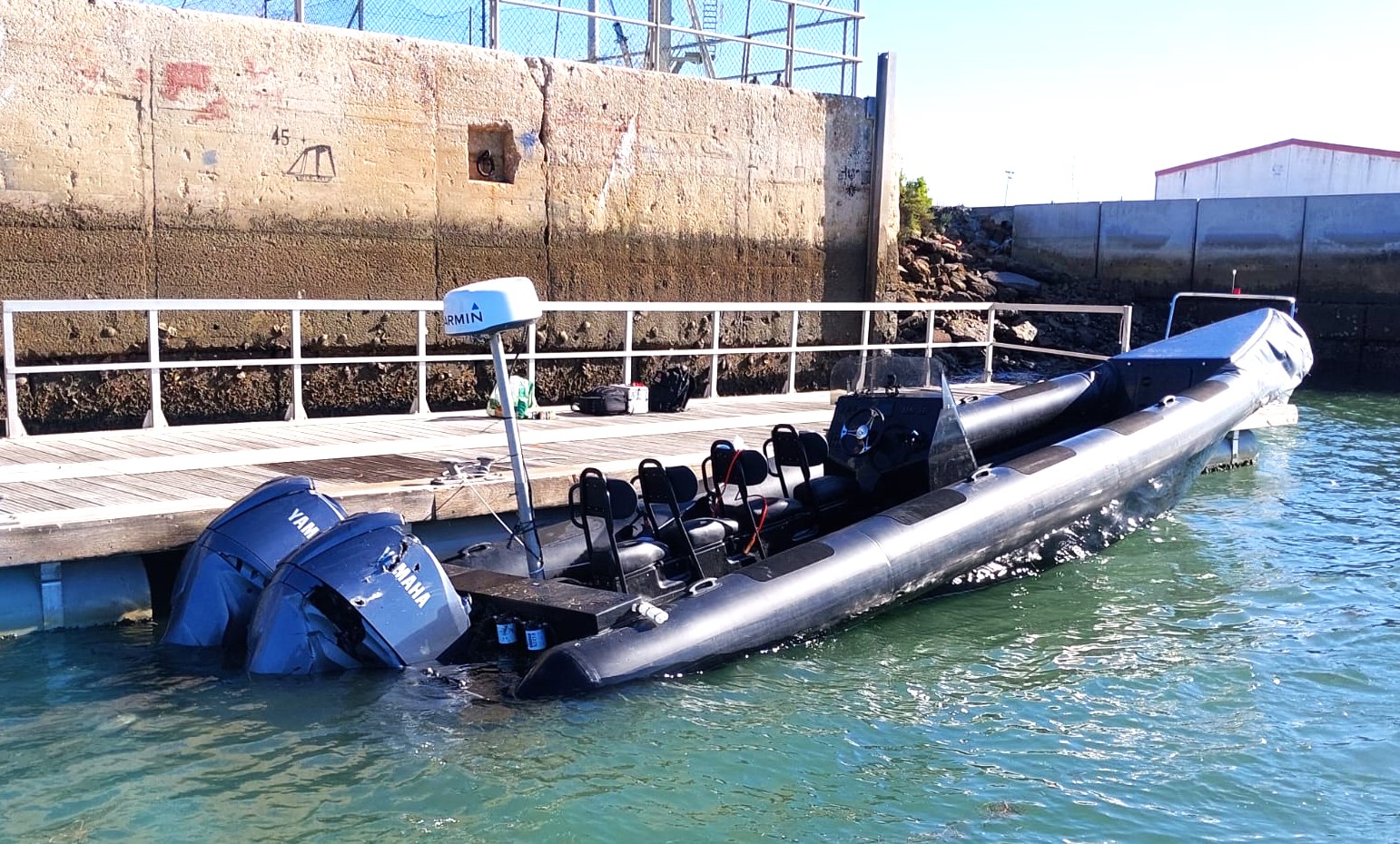 Sul Informação - Apreendida embarcação suspeita de ser usada para transporte de droga ao largo do Algarve