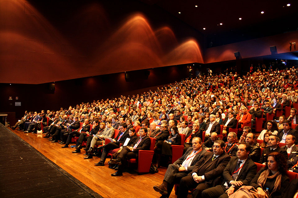 Sul Informação - FOTOGALERIA: Apresentação do Portugal 2020 encheu Teatro das Figuras