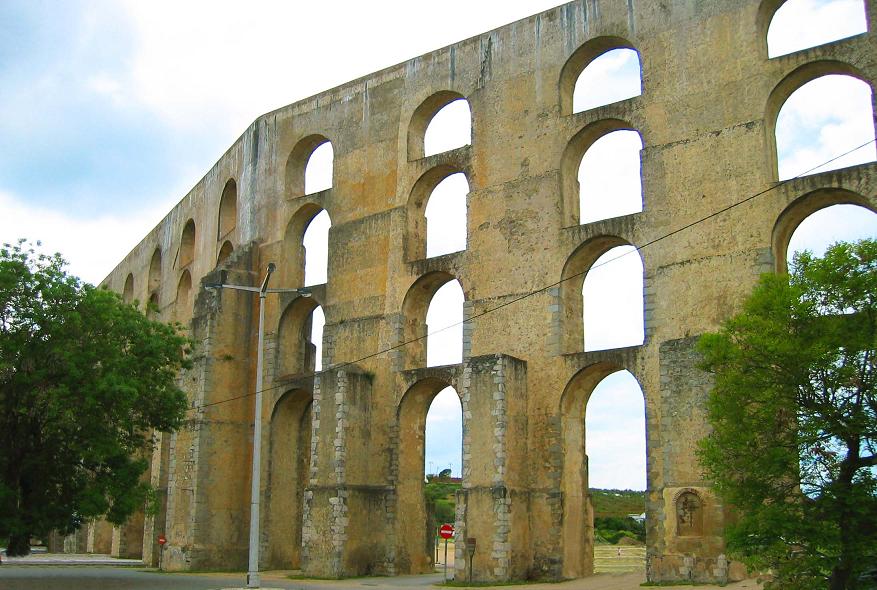 Sul Informação - Alunos de Elvas plantam 19 amendoeiras junto ao Aqueduto