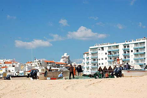 Sul Informação - Câmara de Silves tenta esclarecer venda de parte da praia de Armação de Pêra