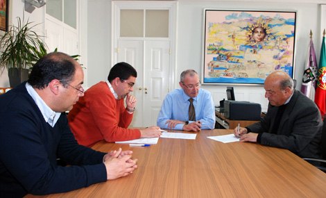 Sul Informação - Câmara de Loulé formaliza cedência do terreno da Igreja de S. Pedro do Mar