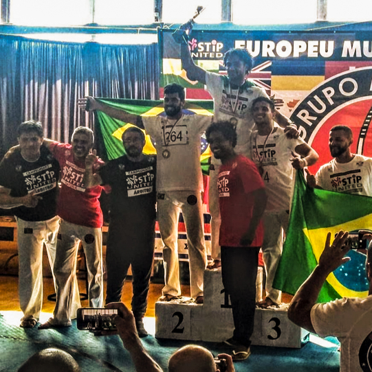 Sul Informação - Atleta de Lagoa é bicampeão europeu de Capoeira na Polónia