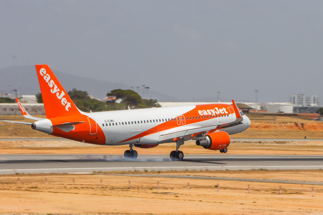 Sul Informação - EasyJet abre nova base em Faro e cria 100 postos de trabalho