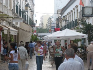 Sul Informação - Há cinco lojas na Baixa de Faro com rendas amigáveis à espera de empreendedores